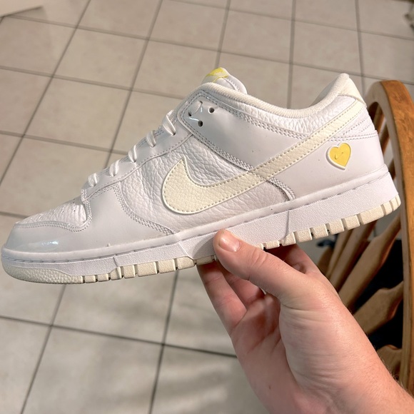 Nike Dunks Valentine’s Day Yellow heart size 11 women’s size 9.5 men’s - Picture 1 of 4